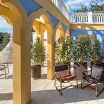 Borgo Dei Lecci Puglia Bed & Breakfast 4*