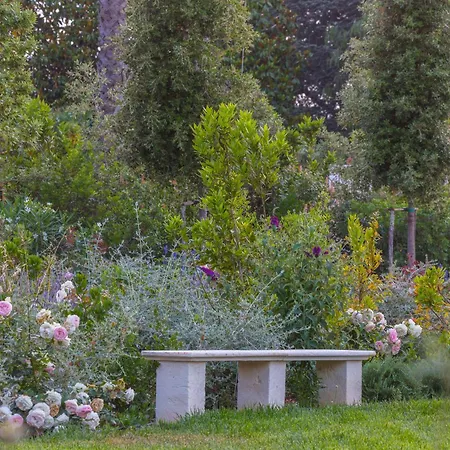 Borgo Dei Lecci Puglia فندق مبيت وإفطار 4*